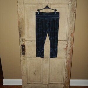 Lululemon Run Inspire Crop Camo Lotus Slick Inkwell Blue Capris Pants 8 (Z-19)